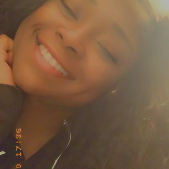 Meet your Posher, Doumesha - Picture 1 of 1